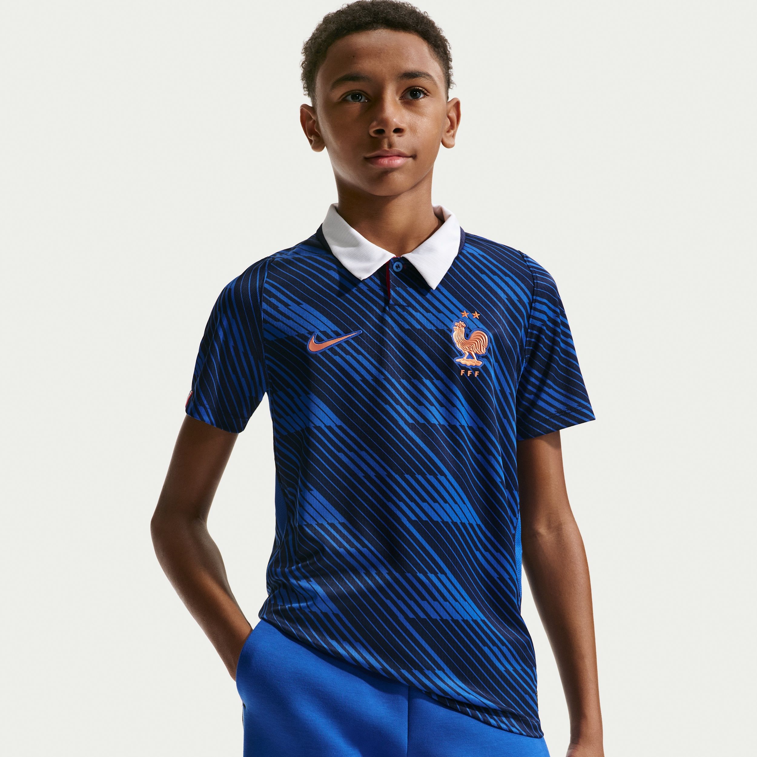 Nike DRI-FIT フェデラー 青 ゲームシャツ Buy FFF 2026 Stadium Home Older Kids' Nike Dri-FIT Football