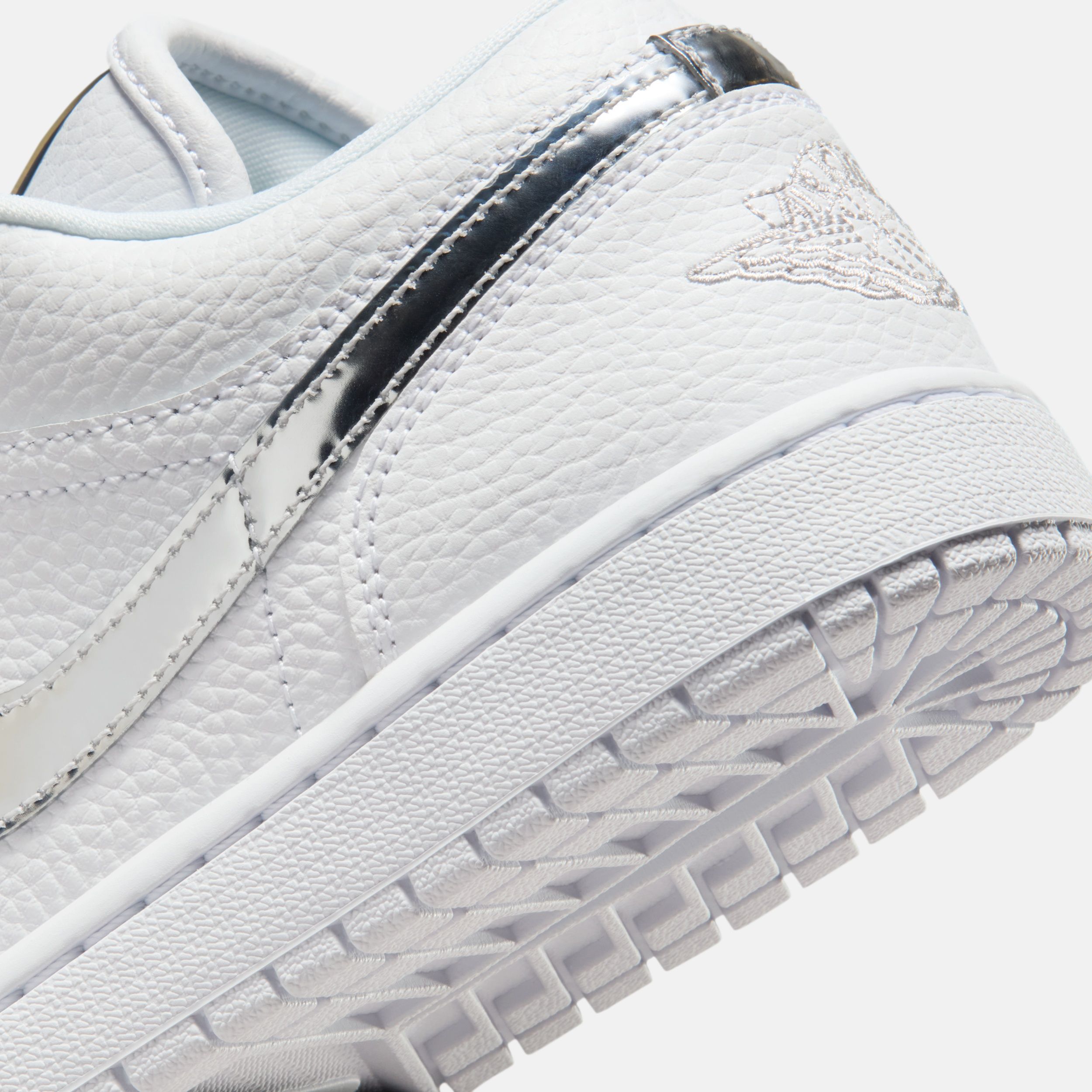 Buy Air Jordan 1 Low SE Women's Shoes Online | Nike India