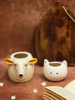 WEAVING HOMES - Cow & Kitty Planter With White Color