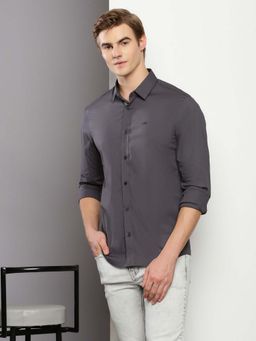 Calvin Klein - Men Charcoal Solid Casual Shirt