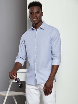 Calvin Klein - Men Blue Solid Casual Shirt