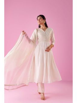 Zari Jaipur - Women Off White Silk Solid/Plain Anarkali Kurta with Pant & Dupatta