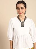 Off White color option, Currently selected