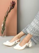 White color option, Sold out, Currently selected