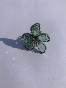 BEAUTY SPOT JEWELLERY - Emerald Bloom Statement Ring
