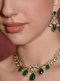 BEAUTY SPOT JEWELLERY - Emerald Polki Drop Necklace with Earrings