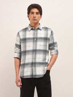 The Bear House - Men's White Slim Fit Checked Casual Shirt