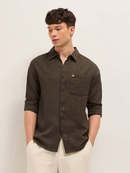 The Bear House - Men's Brown Relaxed Fit Solid Casual Shirt