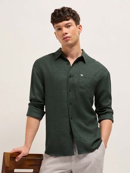 The Bear House - Men's Green Relaxed Fit Solid Casual Shirt