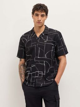 The Bear House - Men's Black Relaxed Fit Printed Casual Shirt