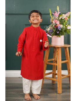 Shruti Jalan - Red Solid Pintucks Kurta And Pant