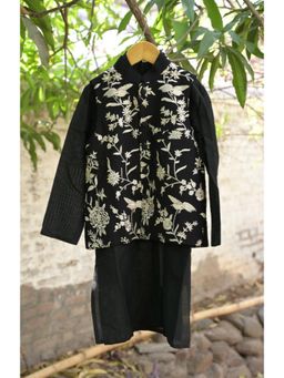 Shruti Jalan - Black Parsi Gara Embroidered Silk Kurta And Pant With Jacket Set