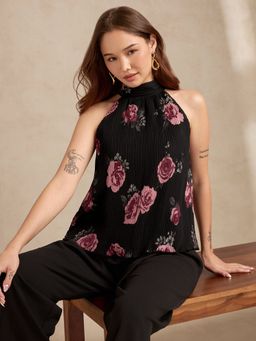 Outzidr - Black Halter Neck Plisse Flared Printed Top