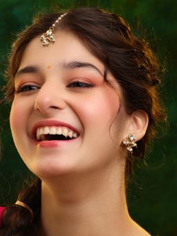 Ruby Raang Studio - Pearl Kundan Blossom Of Maang Tikka with Earrings