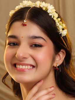 Ruby Raang Studio - Noor-E-Laal Pearl Red Kundan Earrings with Maang Tikka