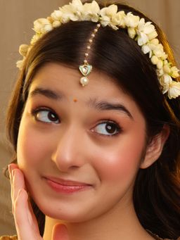 Ruby Raang Studio - Pastel Green Whisper Pearl Kundan Maang Tikka