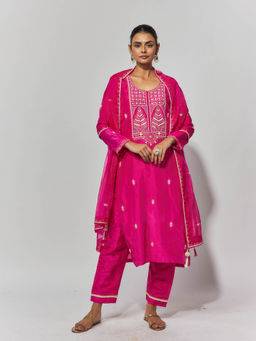 Yuvrani Jaipur - Hot Pink Kurta with Pant and Dupatta (Set of 3)