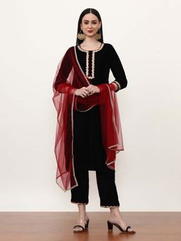 Jaipur Kurti - Embroidered Velvet Solid Kurta with Pant and Dupatta (Set of 3)
