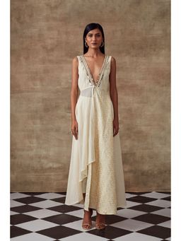 RISHI & VIBHUTI - Hydrangea Asymmetrical Anarkali Kurta With Pant Ivory (Set of 2)