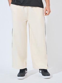 Styli - Men Cream Extra Wide Leg Joggers with Contrast Stripe Detail