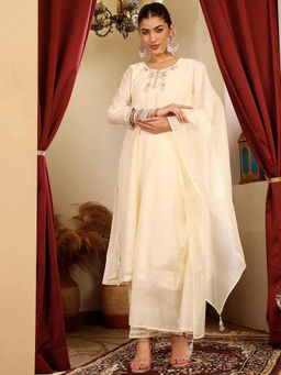 Lative Colours Of Fashion - Cream Chanderi Regular Fit Embroidered Kurta With Pant & Dupatta