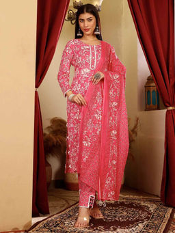 Lative Colours Of Fashion - Magenta Cotton Regular Fit Printed Kurta With Pant & Dupatta