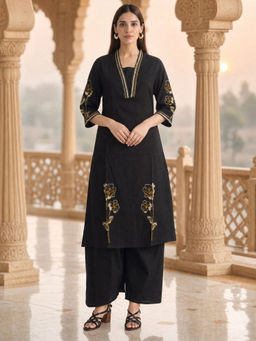 Rangita - Black Viscose Regular Fit Embroidered Kurta With Pant