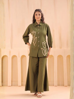 Autumnlane - Green Cotton Regular Fit Solid/Plain Shirt With Pant