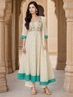 Rangita - Off White Viscose Regular Fit Embroidered Kurta With Pant & Dupatta