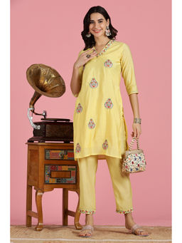 The Suitable - Yellow Chanderi Regular Fit Floral Kurta With Pant