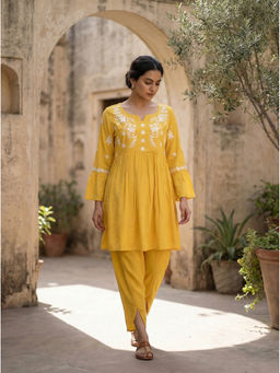 The Suitable - Yellow Viscose Rayon Regular Fit Floral Kurta With Salwar