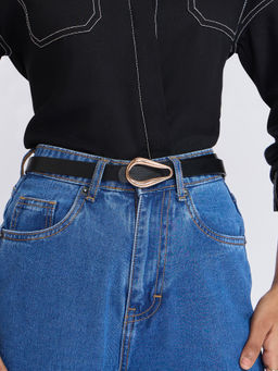 Twenty Dresses by Nykaa Fashion - Black Solid Golden Abstract Buckle Thin Jeans Belt