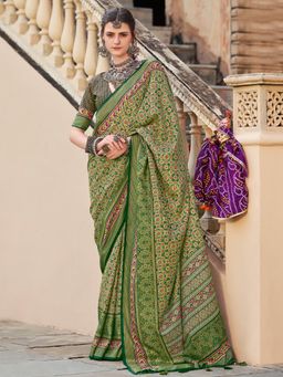 Akhilam - Women's Georgette Fabric Green Printed Saree with Unstitched Blouse