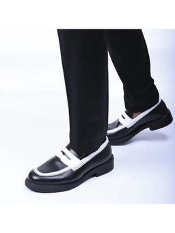 Monkstory - Cosmopolitan Noir Penny Loafers - Black