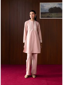 Lakshita - Pink Embroidered Wool Straight Kurta