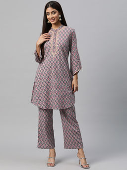 Nayam by lakshita - Embroidered Zari Work Kurta with Pant (Set of 2)