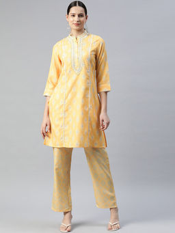 Nayam by lakshita - Embroidered Kurta with Pant (Set of 2)