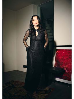 IT GIRL - Women Black Keyhole Neck Maxi Dress