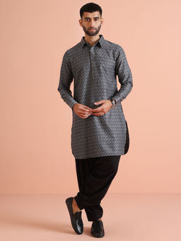 KISAH - Men Grey Kurta and Patiala (Set of 2)