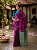Maroon color option, Currently selected