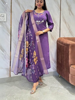 BLACK SCISSOR - Womens Purple Embroidered Straight Kurta With Pant And Printed Dupatta
