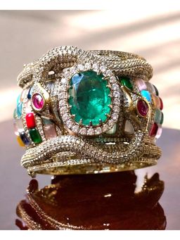 AMAARA JEWELS - Opulent Gem Green Cuff