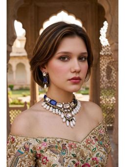 AMAARA JEWELS - Neel Noor White Necklace with Earrings