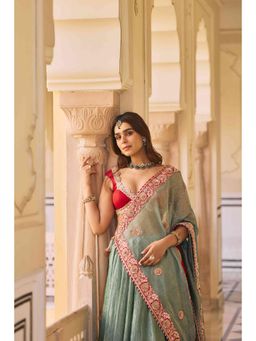 AMAARA JEWELS - Rajwada Emerald Noor White Choker with Earrings