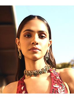 AMAARA JEWELS - Nyara Halo Black Necklace with Earrings