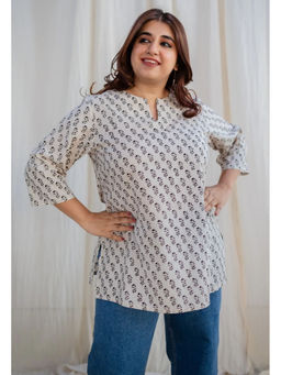 The Indian Ethnic Co. - White Straight Fakira Handblock Printed Cotton Top