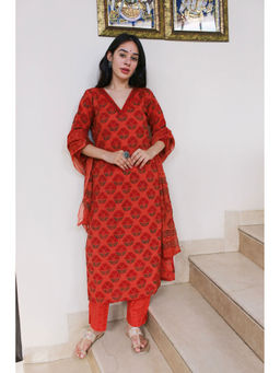 DIMPLE DESIGN STUDIO - Rust Red Floral Cotton Kurta with Pant and Dupatta (Set of 2)