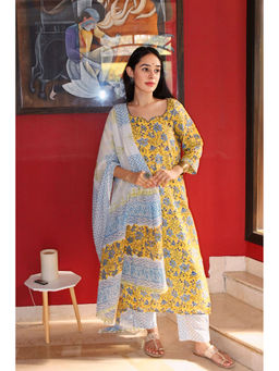 DIMPLE DESIGN STUDIO - Yellow Handblock Cotton Kurta with Pant and Dupatta (Set of 2)