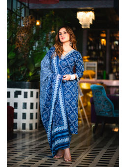 DIMPLE DESIGN STUDIO - Blue Bandhej Straight Kurta with Pant and Dupatta (Set of 2)
