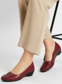 Maroon color option, Currently selected